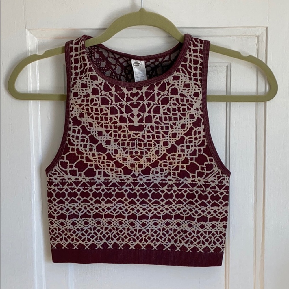 NWT Fabletics Veranda Seamless Cropped Tank - Picture 3 of 6